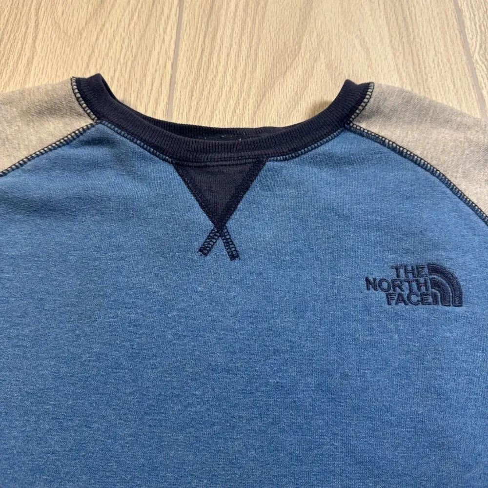 The North Face Color Block Raglan Sweatshirt Men’s M Blue Gray Logo Fleece EUC